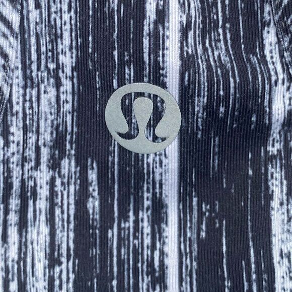 Lululemon Black & White Get Fit Racerback Tank Top. Size 4. VGUC - Picture 3 of 4